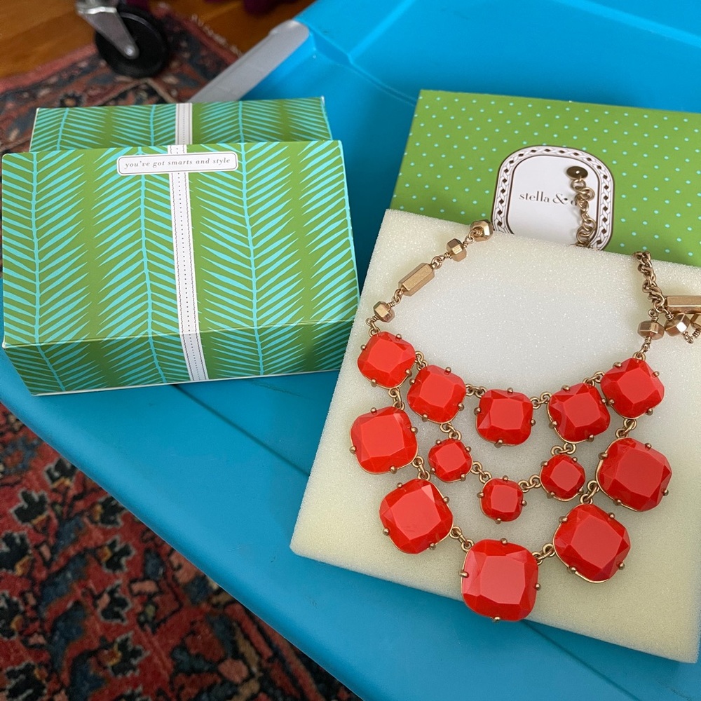 Stella and Dot costume jewelry necklace
